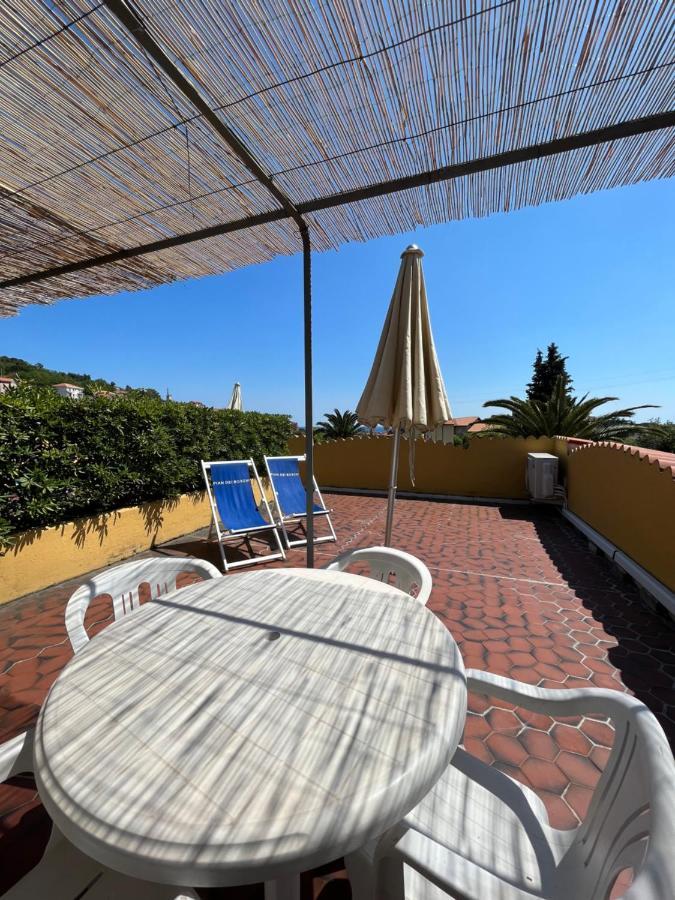 Residence Pian Dei Boschi Pietra Ligure Buitenkant foto