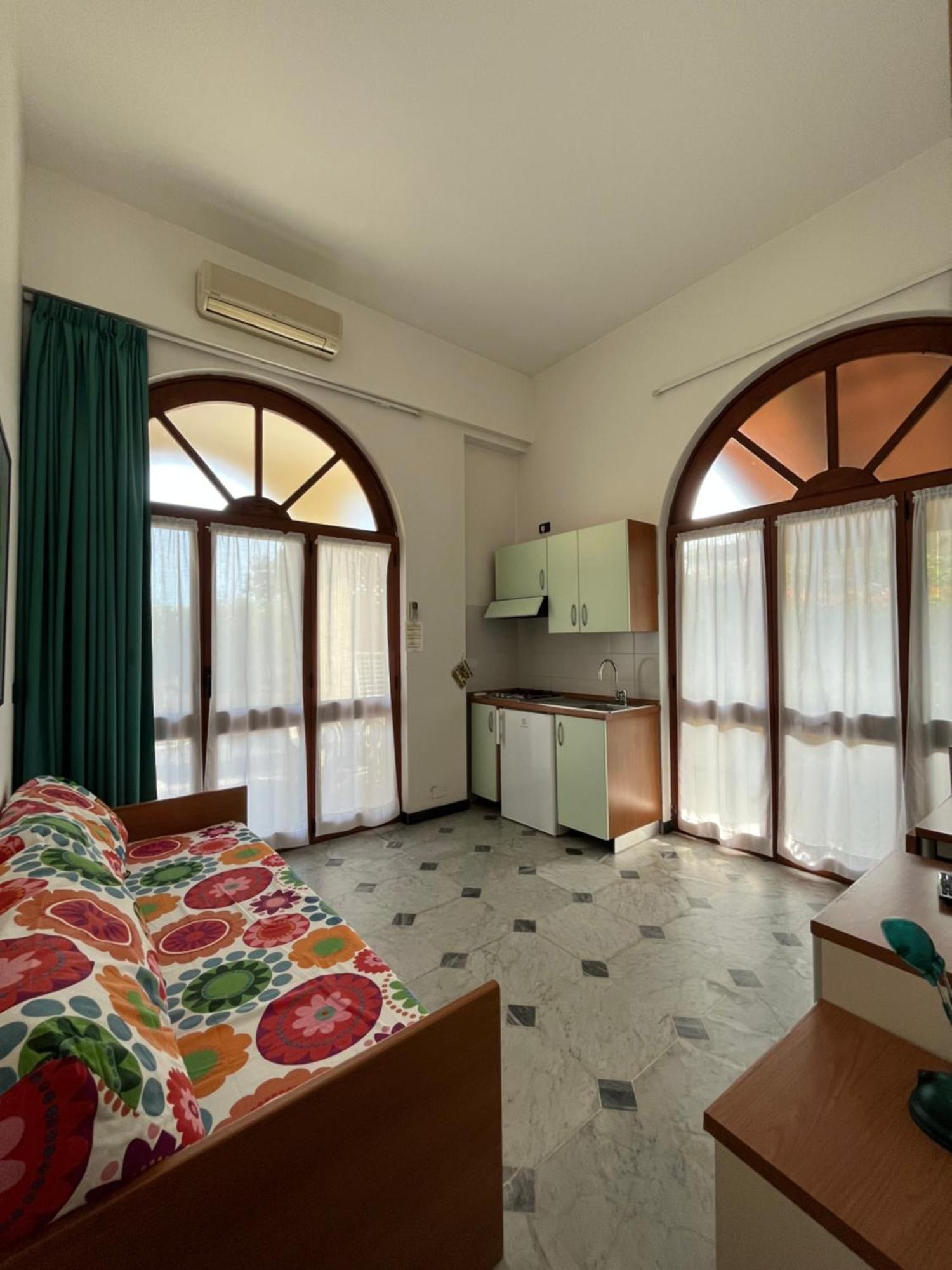 Residence Pian Dei Boschi Pietra Ligure Buitenkant foto